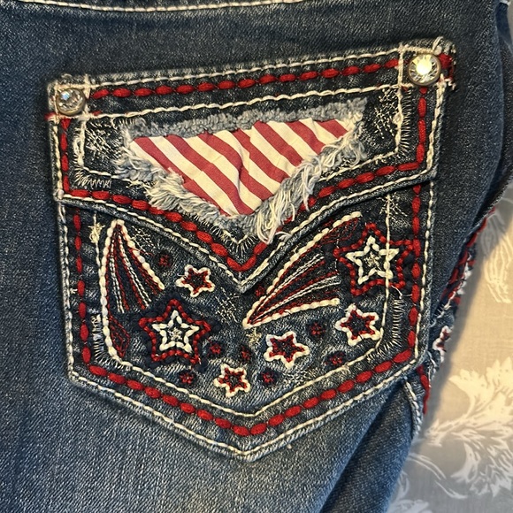 SHYANNE MID RISE JEANS SHORTS - Picture 5 of 9